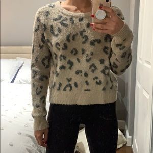 Abercrombie & Fitch - leopard sweater